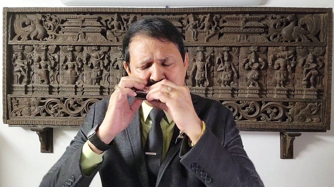 Tere Vaaste Falak Se Main Chand Laaunga-Film Zara Hatke Zara Bachke 2023 on Harmonica Live Performance by Mukund Kamdar