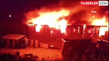 Beylikdüzü'nde sanayi sitesinde korkutan yangın: Üretim tesisi alev alev yandı