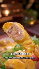 There are many kinds of chicken, but my favorite is the steamed chicken, especially the aroma of steamed five-fingered peaches.