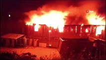 Beylikdüzü'nde sanayi sitesinde korkutan yangın: Üretim tesisi alev alev yandı