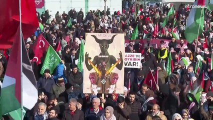 شاهد: مظاهرات مؤيدة لفلسطين وأخرى مساندة لإسرائيل بعد مرور 100 يوم من الحرب في غزة