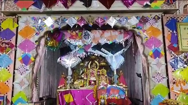 राधाजी ने थामी चांदी की चरखी, गोविंददेवजी ने उड़ाई सोने की पतंग