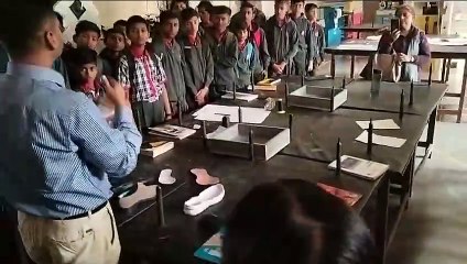 KV students on educational tour