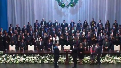 Bernardo Arévalo, investido presidente de Guatemala después de un retraso de varias horas