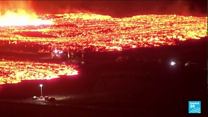 Islande : une éruption volcanique touche une ville portuaire et brûle des maisons