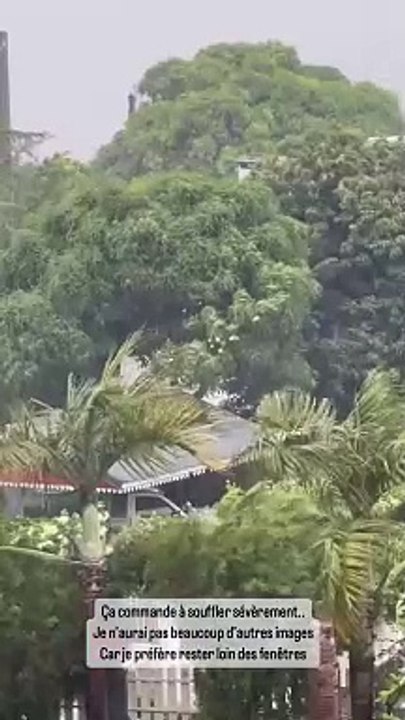 Marie-Alix Jeanson, star de "Familles nombreuses, la vie en XXL" sur TF1, face au cyclone Belal à la Réunion.