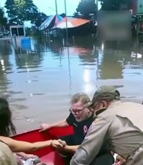 Grávida em trabalho de parto é resgatada em meio a enchente