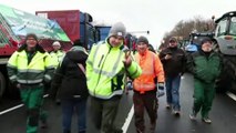 Almanya’da büyük miting günü: Çiftçi sokağa döküldü!