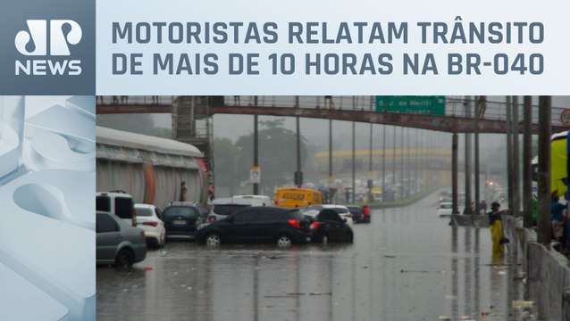 Alagamentos causam bloqueios em ruas do Rio de Janeiro