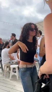 Video: 'पंचायत 3' की एक्ट्रेस का 19 सेकंड का वीडियो वायरल, सोशल मीडिया पर मचाया बवाल