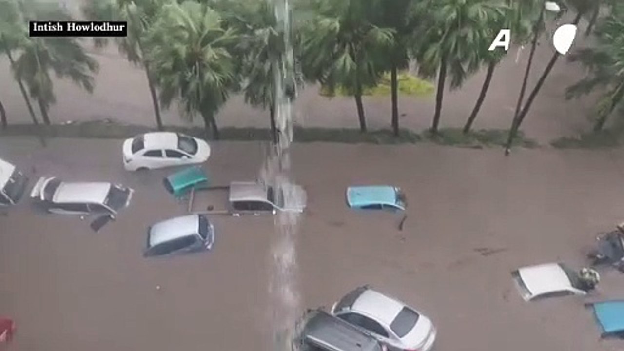 الإعصار بلال يتسبب بفيضانات كبيرة في موريشيوس