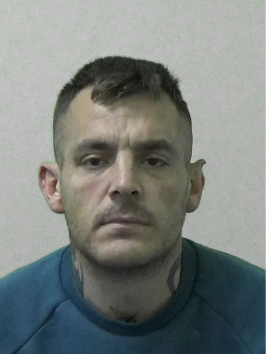 Watch as North Shields convicted murderer Tony Johnson refuses to let police into his home to arrest him