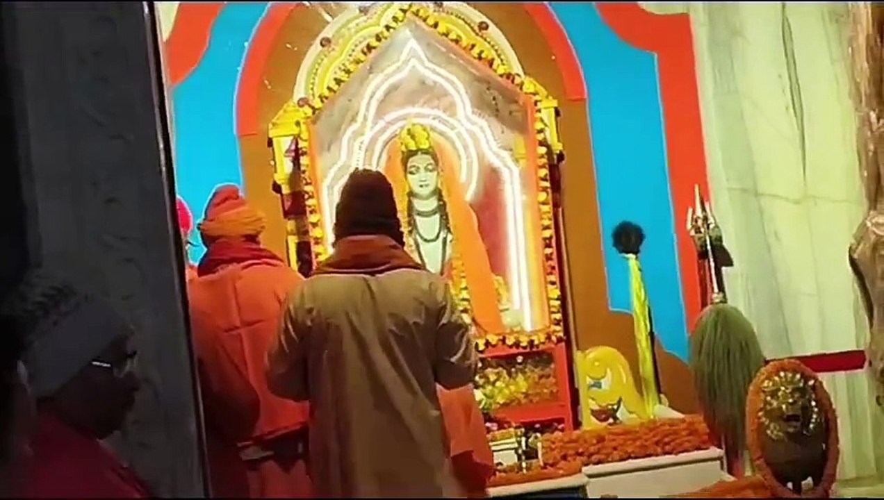 ब्रह्म मुहूर्त में मुख्यमंत्री गोरक्ष पीठाधीश्वर योगी आदित्यनाथ ने चढ़ाई खिचड़ी, उमड़ा आस्था का जन ज्वार