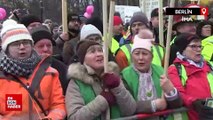 Almanya’da çiftçilerden hükümete istifa çağrısı