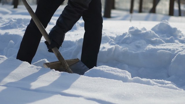 Weather warnings issued for parts of the UK as heavy snow expected