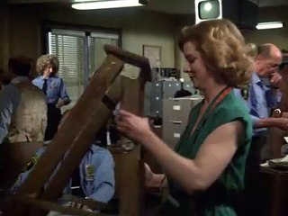 Hill Street Blues S01E04 Can World War III be an Attitude