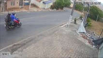 Vídeo mostra carro desgovernado antes de acidente que deixou 2 mortos