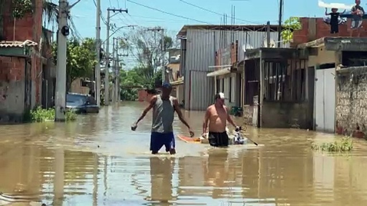 Baixada Fluminense ainda sente os efeitos do temporal que atingiu o Rio de Janeiro