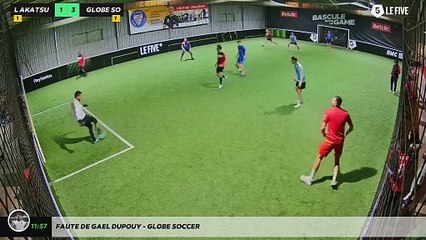 Faute de Gael Dupouy - GLOBE SOCCER