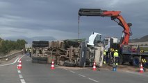 (no) Una fallecida y varios heridos tras chocar un camión con un autobús en Lorca (Murcia)