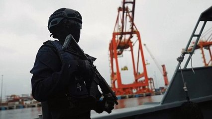 Comandos de guardacostas se enfrentan a narcos "Spiderman" en Guayaquil