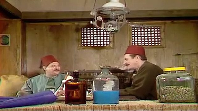 مسلسل بين القصرين ح 10 - محمود مرسي وتيسير فهمى