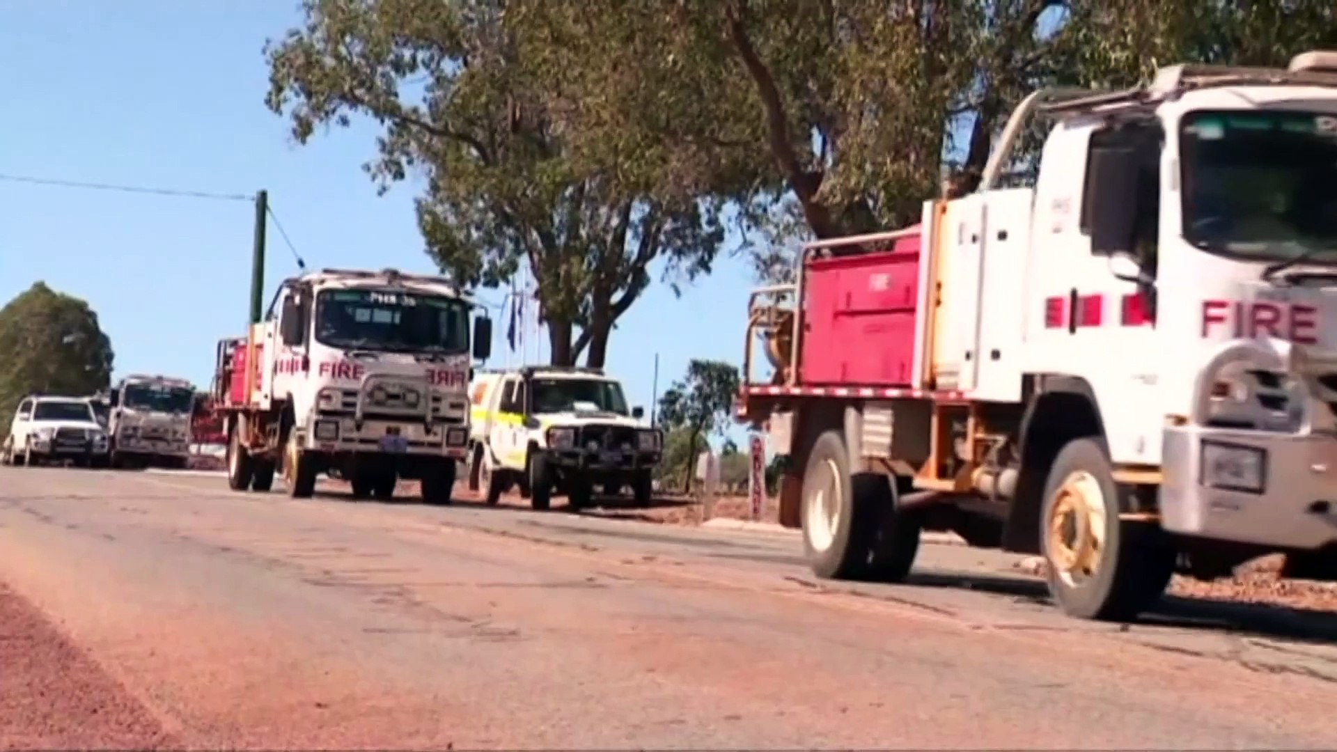 Hundreds of homes saved near perth from major bushfires