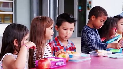 Teacher Keeps Throwing Away Boys Lunch When Parents Realize Why They Call 911