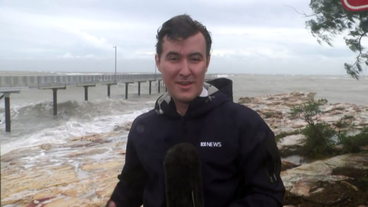 Severe weather warning for rainfall and damaging winds