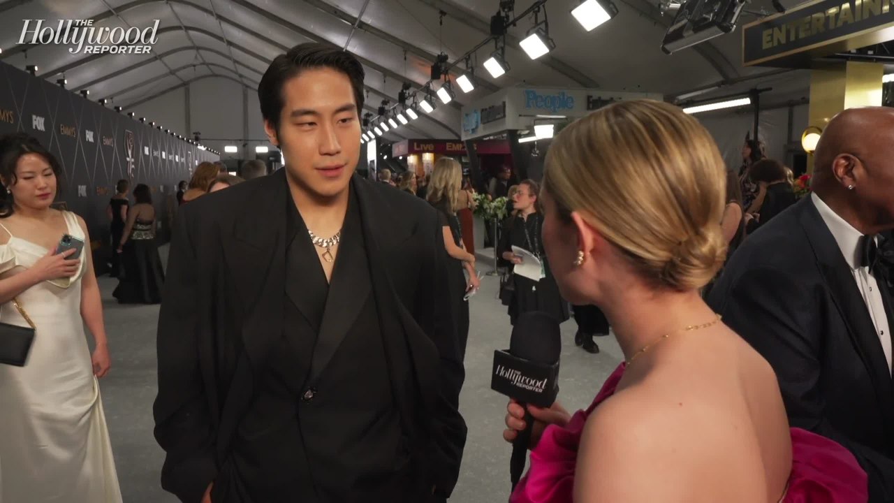 Young Mazino Talks 'Beef' Wins & 'The Last of Us' Season 2 at Emmy Awards | THR Video