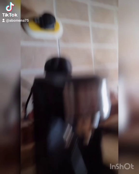 How to make espresso coffee at home using a DeLonghi machine   كيف تصنع قهوه اسبرسو في البيت باستخدام مكينه ديلونجي How to make espresso coffee at home using a DeLonghi machine