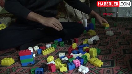 Zihinsel Engelli 4 Oğluna Sevgiyle Bakıyor