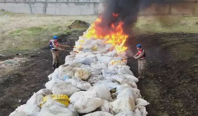 Diyarbakır'da 23 ton 961 kilo uyuşturucu imha edildi! O anlar havadan görüntülendi