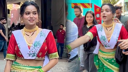 Paparazzis Gather Around Manisha Rani As She Fig Out In Proper Marathi Attire On "Jhalak Dikhhla Jaa" Set