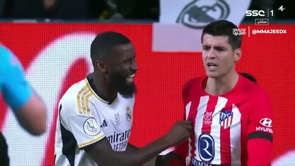 Rudiger pince le téton de Morata en pleine rencontre, la séquence très commentée