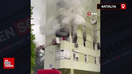 Antalya'da 10 katlı binanın ikinci katında yangın çıktı