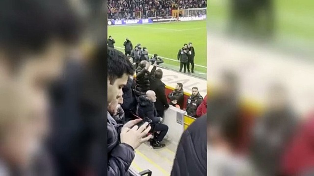 Erden Timur'dan taraftarlara: Bağırın!