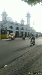 truk bangunan jadi bis tayo hijau