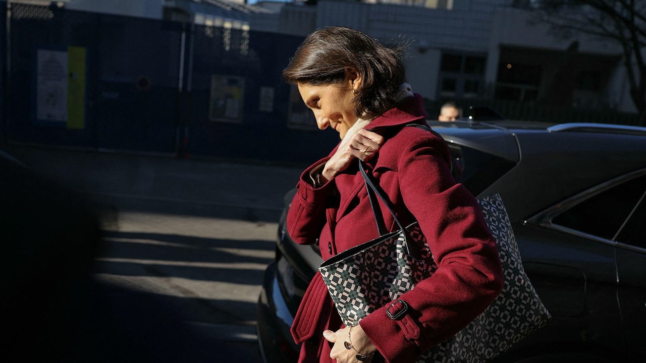 La ministre de l’Éducation nationale huée lors de son arrivée à l’école publique Littré