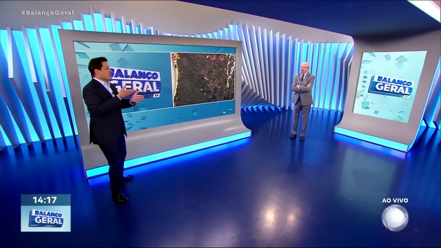 Mulher fica quatro dias presa em ferragens após acidente de carro nos EUA