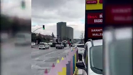 Sokak ortasında silahlı gasp vatandaşın kamerasında