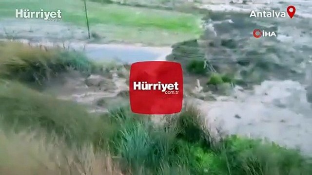 Antalya'da şiddetli yağış heyelana neden oldu