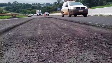 Obras na malha asfáltica deixa trânsito na PRc-467 caótico