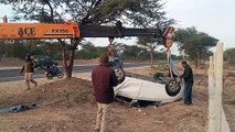 गाय बचाने के प्रयास में संतुलन बिगड़ने से पलटी कार, 2 पर्यटकाें की मौत