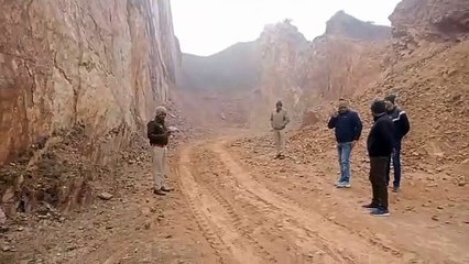 Illegal mining is going on indiscriminately, on reaching the police-administration does not get anything from the storage and mountain mining areas
