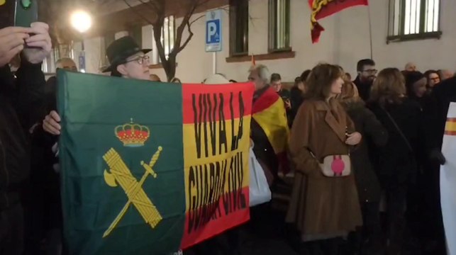 Vox protesta por la obra de teatro 'Altsasu' frente al Teatro de La Abadía en Madrid