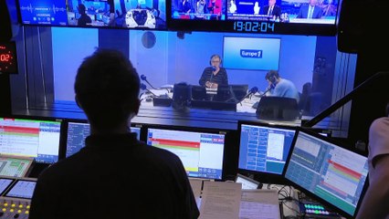 Aux côtés de Rachida Dati, Emmanuel Macron évoque un accès «totalement gratuit» à la culture pendant l'été 2024
