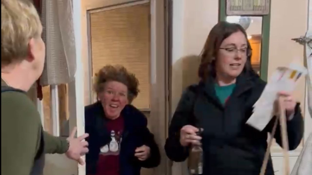 Beyond words, beyond walls: Room rekindles the symphony of sisterhood