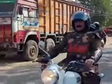 video story- पुलिसकर्मियोंं के साथ नए अंदाज में दिखे एडीजी, बाइक चलाकर किया नगर भ्रमण,दिया जागरुकता का संदेश