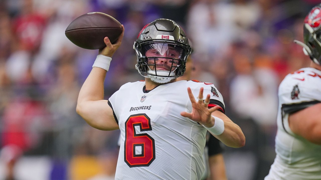 Buccaneers Defeat Eagles 32-9, Advance to Divisional Round